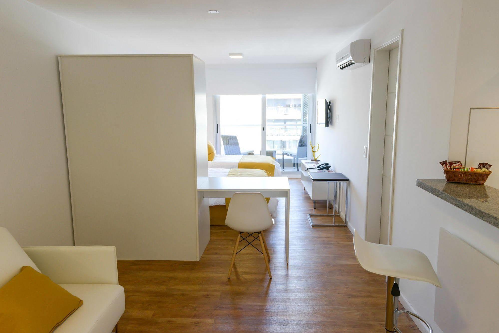 Merit Montevideo Apart & Suites ภายนอก รูปภาพ